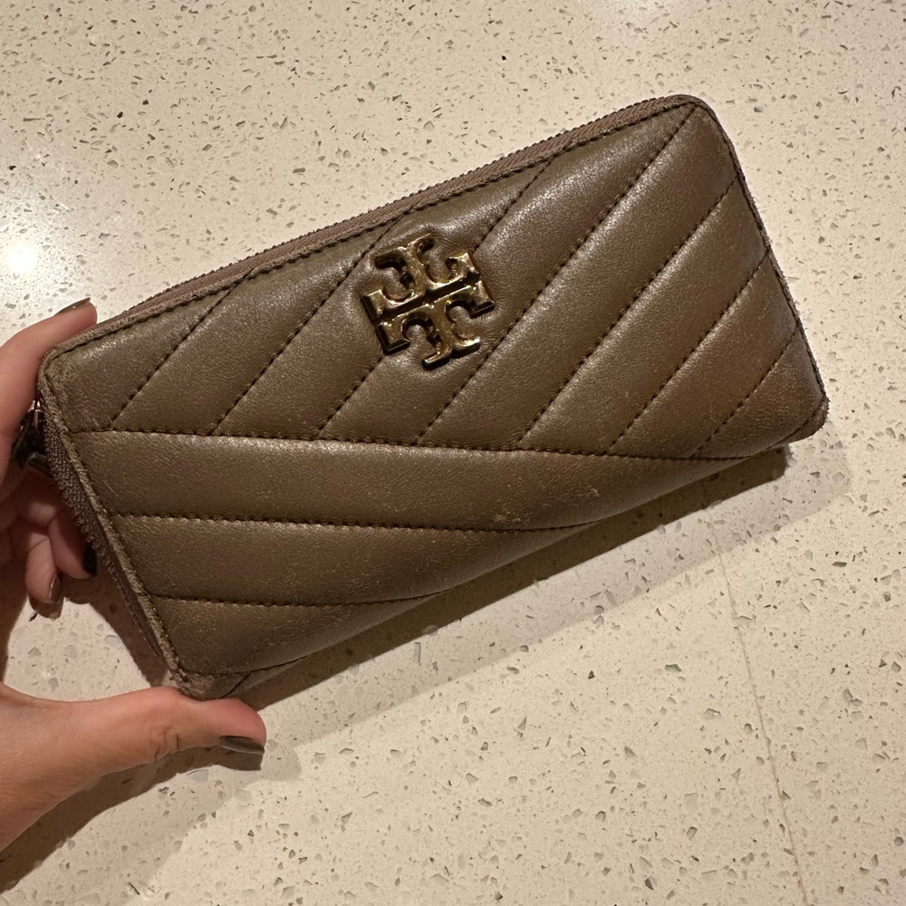 Tory Burch KIRA CHEVRON ZIP Continental Wallet